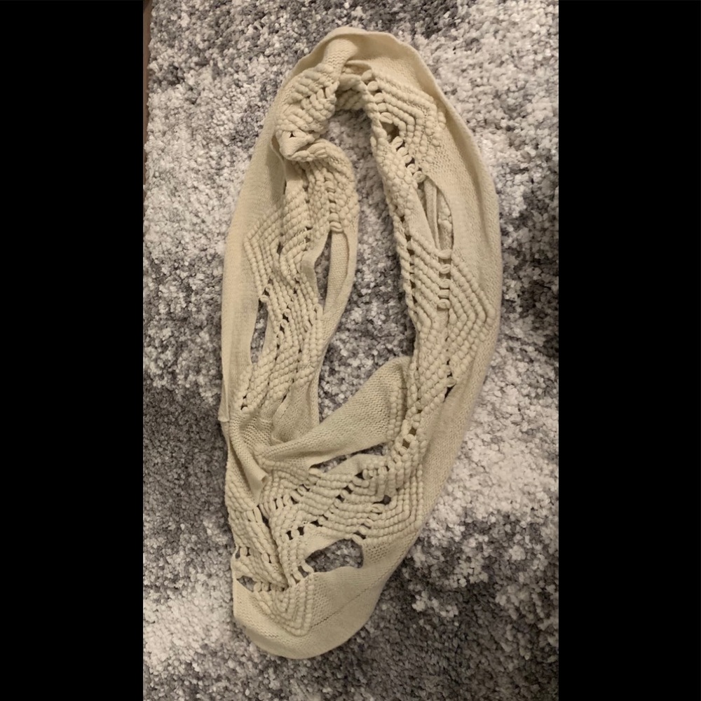 Cream Scarf - Picture 2 of 6
